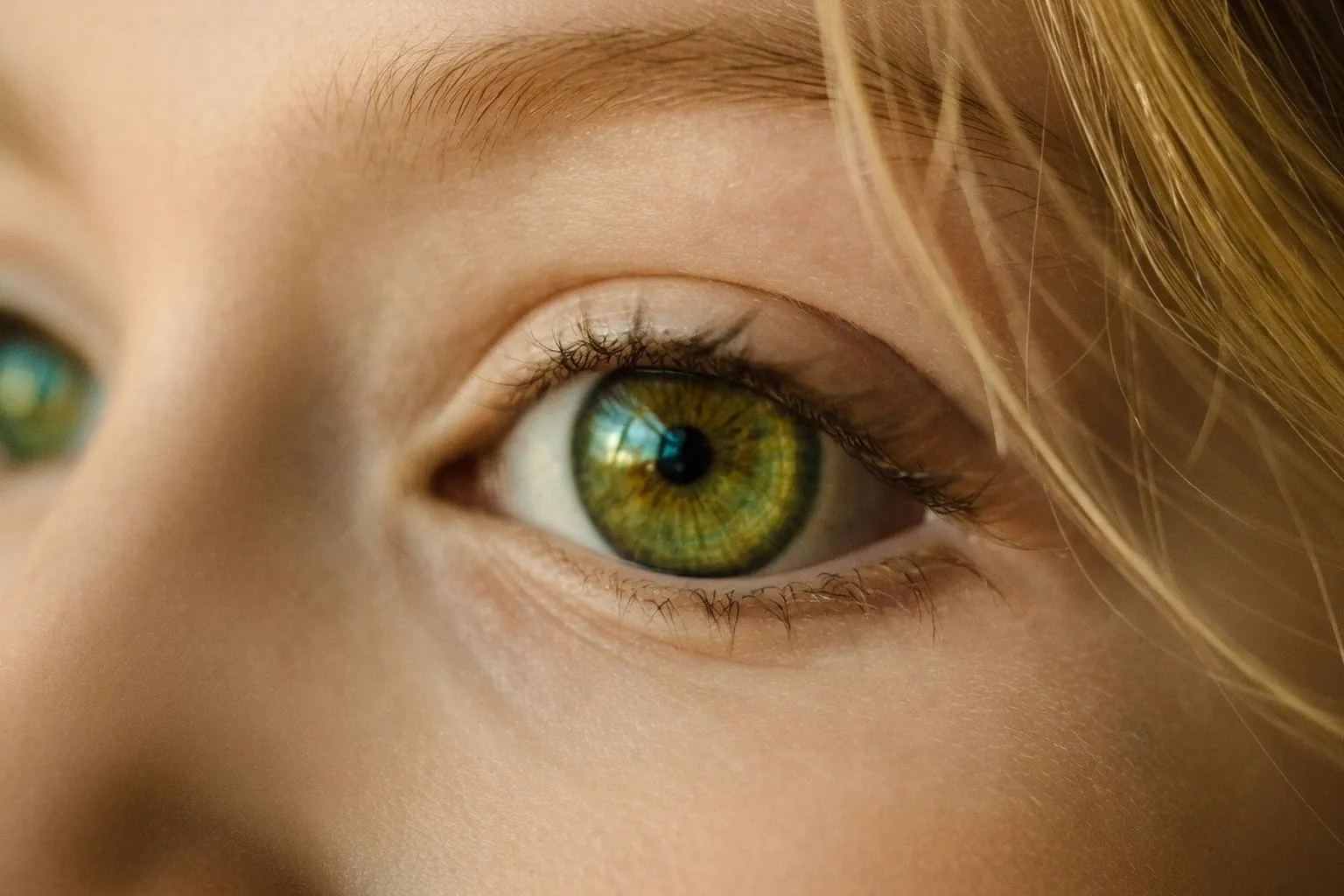 Fatiga visual y ojo seco: claves para cuidar tu salud ocular tras las vacaciones