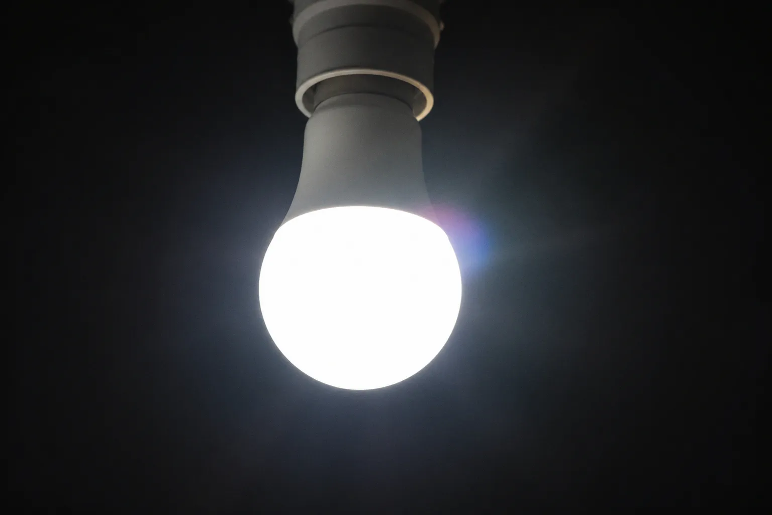 Modo oscuro en pantallas: mi postura contra este mito